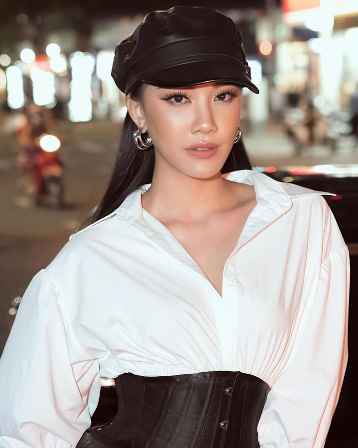 Á hậu Kim Duyên đẹp cá tính trong set đồ da ấn tượng.