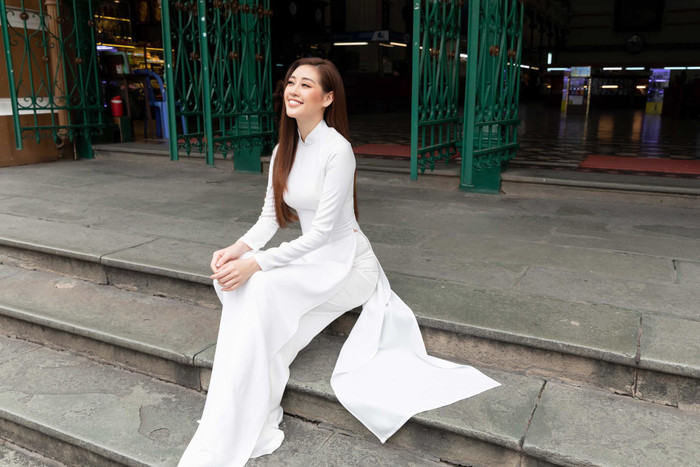 Copy thiết kế 'Phố cổ' của H'Hen Niê - Kiều Loan, National Costume cho Khánh Vân bị chê tới tấp Ảnh 5