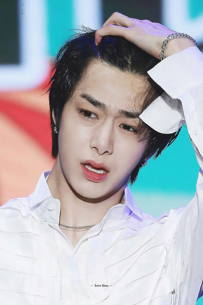 Nhan sắc của 15 nam idol chứng minh 1994 là năm các thiên thần ra đời Ảnh 15