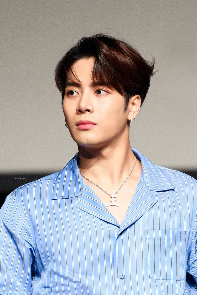 Nhan sắc của 15 nam idol chứng minh 1994 là năm các thiên thần ra đời Ảnh 8