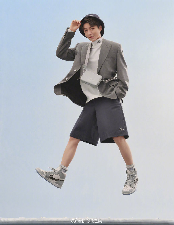 Vương Tuấn Khải và Hứa Quang Hán nhận quảng cáo mới: Người thanh thuần, kẻ mạnh mẽ, nhưng ai cũng 'chất chơi' Ảnh 5