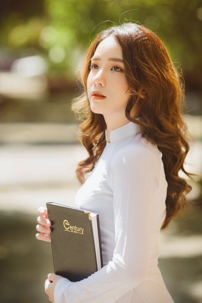 Nữ sinh Đại học Thủy Lợi thu hút ánh nhìn qua loạt ảnh duyên dáng trong tà áo dài trắng Ảnh 4