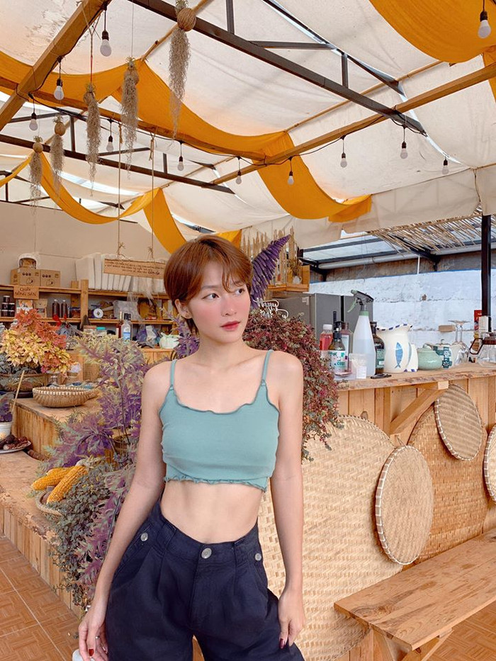 Khả Ngân khoe trọn nét quyến rũ trong hình ảnh mới, chia sẻ sự tiếc nuối với mái tóc dài trước kia Ảnh 3