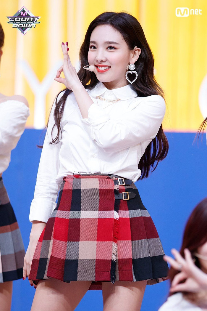 Nayeon.