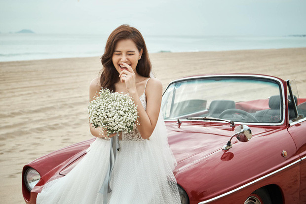 Phanh Lee tự stylist cho bộ ảnh cưới của mình.