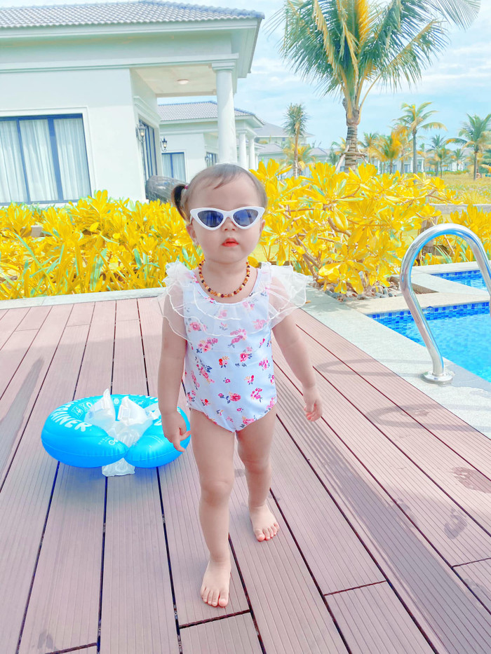 Bé gái từng được HLV Park Hang-seo và dàn cầu thủ U23 Việt Nam bế giờ ra sao? Ảnh 10