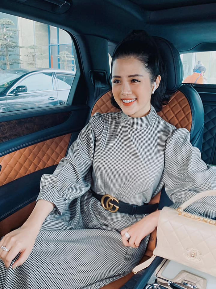 Nữ MC, BTV trẻ trung nhất nhì VTV khiến dân tình choáng ngợp khi sở hữu loạt hàng hiệu và xế hộp đắt đỏ ở tuổi 26 Ảnh 12