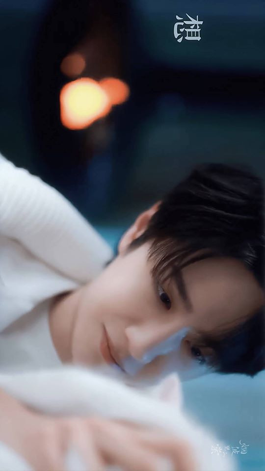 Vương Nhất Bác hóa bạn trai ấm áp trên photobook của Ximalaya Ảnh 25