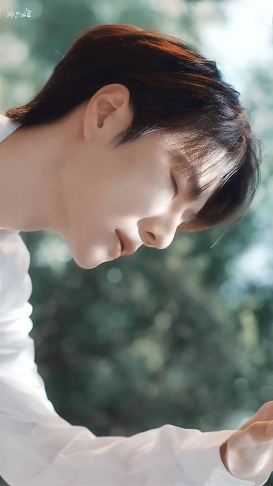 Vương Nhất Bác hóa bạn trai ấm áp trên photobook của Ximalaya Ảnh 27