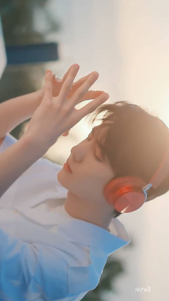 Vương Nhất Bác hóa bạn trai ấm áp trên photobook của Ximalaya Ảnh 28