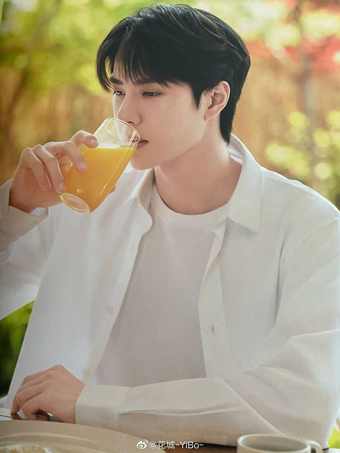 Vương Nhất Bác hóa bạn trai ấm áp trên photobook của Ximalaya Ảnh 14