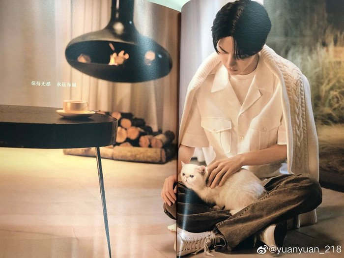 Vương Nhất Bác hóa bạn trai ấm áp trên photobook của Ximalaya Ảnh 6