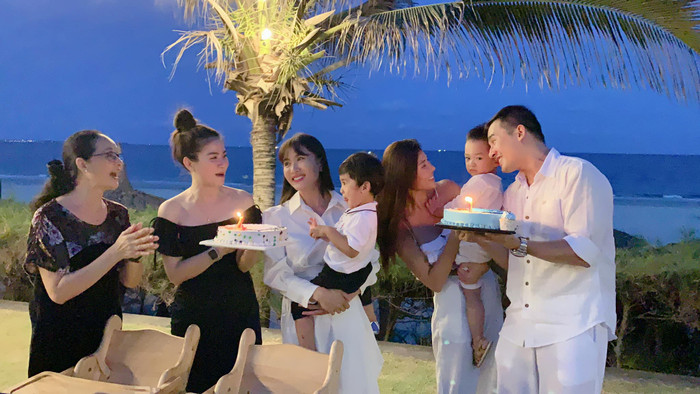 Có thể thấy, hiện tại dù ai cũng có gia đình riêng, nhưng mọi người vẫn luôn sẵn sàng có mặt để hội tụ vào những dịp quan trọng.