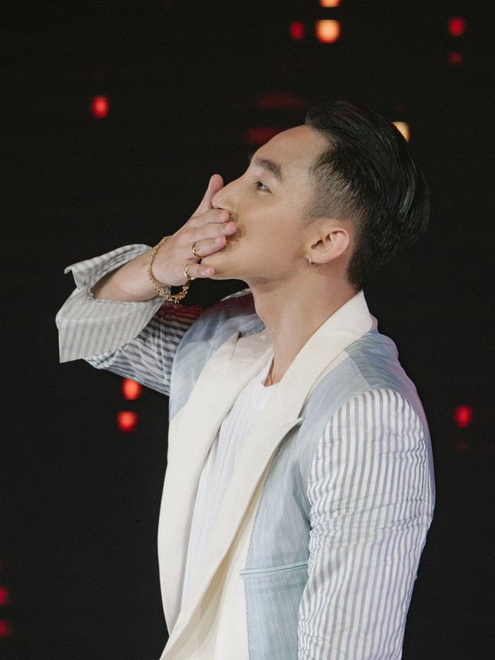 1001 cách 'nhá hàng' của Sơn Tùng M-TP trước thềm comeback: Gửi tin nhắn, ghép tranh hoa-lá-hẹ, nhưng cũng có lúc... spoil tất-tần-tật Ảnh 4