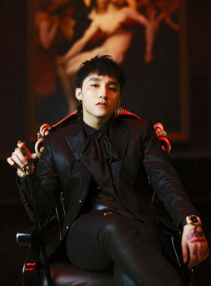 1001 cách 'nhá hàng' của Sơn Tùng M-TP trước thềm comeback: Gửi tin nhắn, ghép tranh hoa-lá-hẹ, nhưng cũng có lúc... spoil tất-tần-tật Ảnh 11