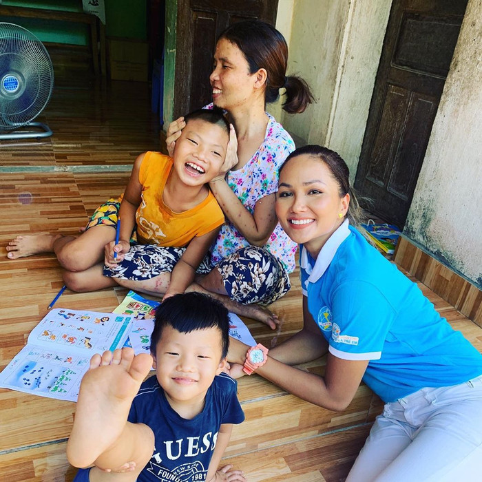 Người đẹp tiếp tục đồng hành trong các dự án vì cộng đồng.