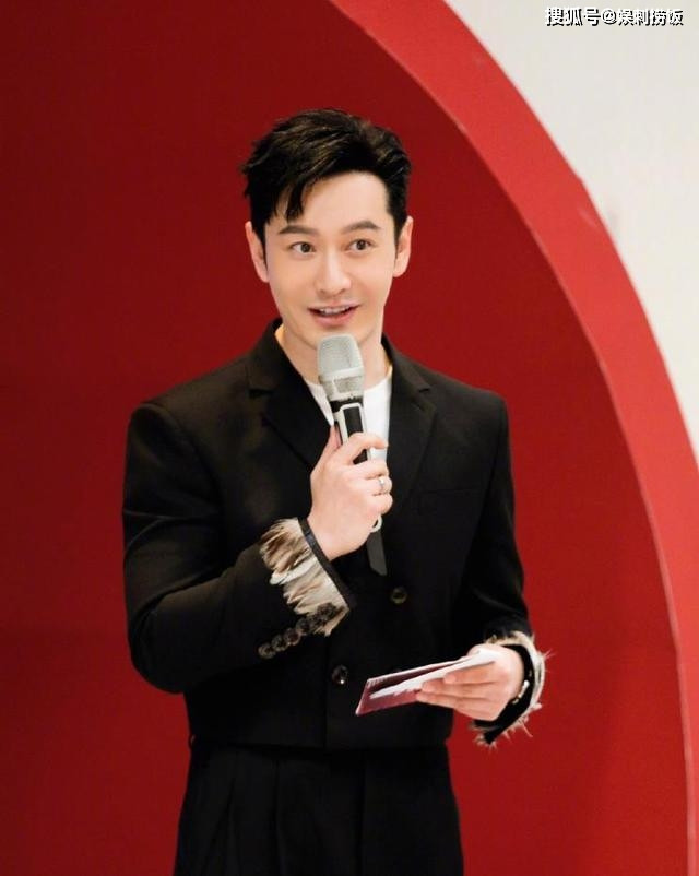 Angelababy đăng ảnh chụp chung với con trai khi Huỳnh Hiểu Minh bận ghi hình, Tiểu Hải Miên mới 3 tuổi đã cao đến eo của mẹ Ảnh 13