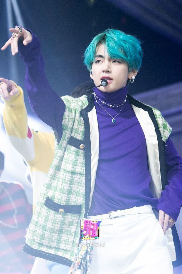Có ai dễ thương như V và Jungkook, bom ảnh fan được tha thứ còn khi khóc thì J-Hope cũng thú nhận không thể cầm lòng Ảnh 5