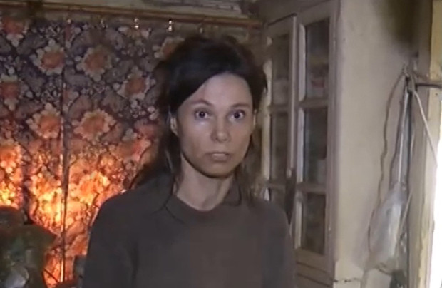 Chị Nadezhda Bushueva, người sống cô lập cùng mẹ và mèo trong 26 năm qua.