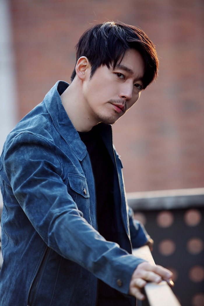 10 nam diễn viên Hàn Quốc có vẻ ngoài điển trai nhất: Vị trí dẫn đầu khiến nhiều người ngạc nhiên Ảnh 13