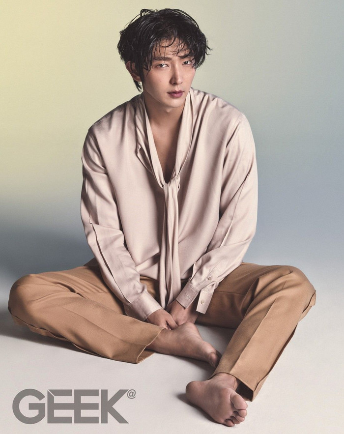 10 nam diễn viên Hàn Quốc có vẻ ngoài điển trai nhất: Vị trí dẫn đầu khiến nhiều người ngạc nhiên Ảnh 5