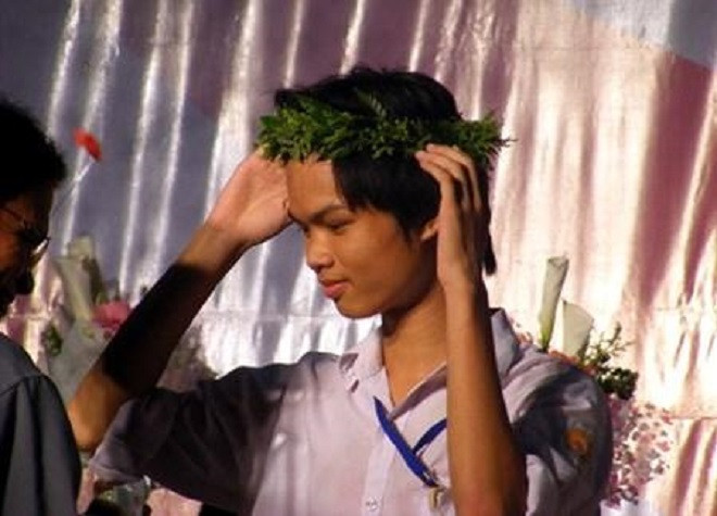 Nguyễn Mạnh Tấn - giải ba với 205 điểm (năm thứ 8). Nguyễn Mạnh Tấn - học sinh trường THPT Quốc học Huế, là thí sinh thứ hai mang cầu truyền hình trực tiếp về ngôi trường này và đoạt giải 3 chung cuộc năm thứ 8 (2008).