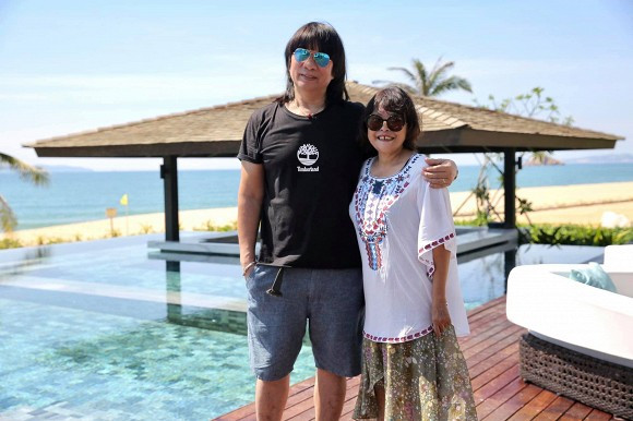Dù 'đường ai nấy đi', bố mẹ Hà Anh vẫn vui vẻ khi đi du lịch cùng các con Ảnh 10