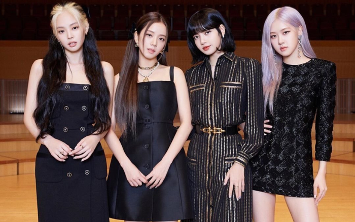 Bộ tứ BlackPink diện toàn đồ đen xa xỉ tại họp báo thần thái đỉnh cao hơn bao giờ hết Ảnh 2