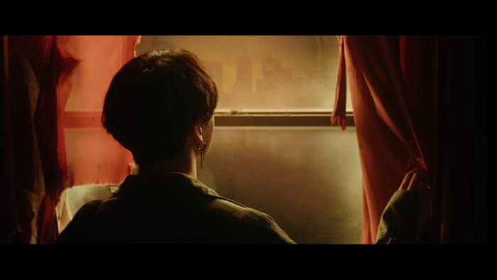 Giải mã 21 chi tiết đắt giá của MV 'Stay Gold' của BTS Ảnh 5