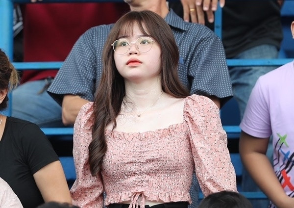 Bị chê bai kém sắc, bạn gái Quang Hải 'cà khịa’ ngầm antifan Ảnh 3