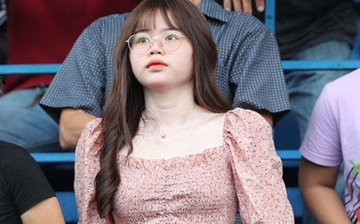 Bị chê bai kém sắc, bạn gái Quang Hải 'cà khịa’ ngầm antifan Ảnh 2