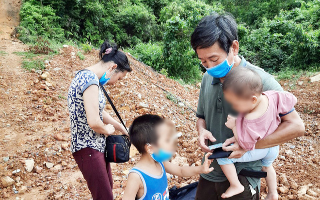 Trốn cách ly, 4 người trong cùng một gia đình bơi qua sông từ Trung Quốc về Việt Nam Ảnh 2