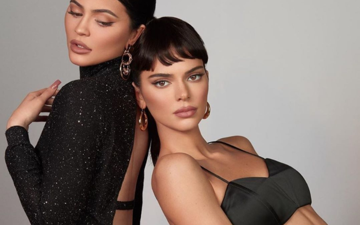 Chân dài triệu đô Kendall Jenner tung BST makeup đã 'cháy hàng' trong ngày ra mắt Ảnh 2