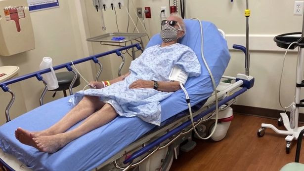Ông Frank Barbosa trong bệnh viện.