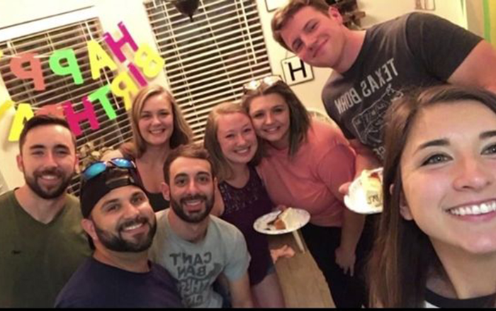 Dự tiệc sinh nhật, 18 người trong gia đình nhiễm COVID-19 Ảnh 2