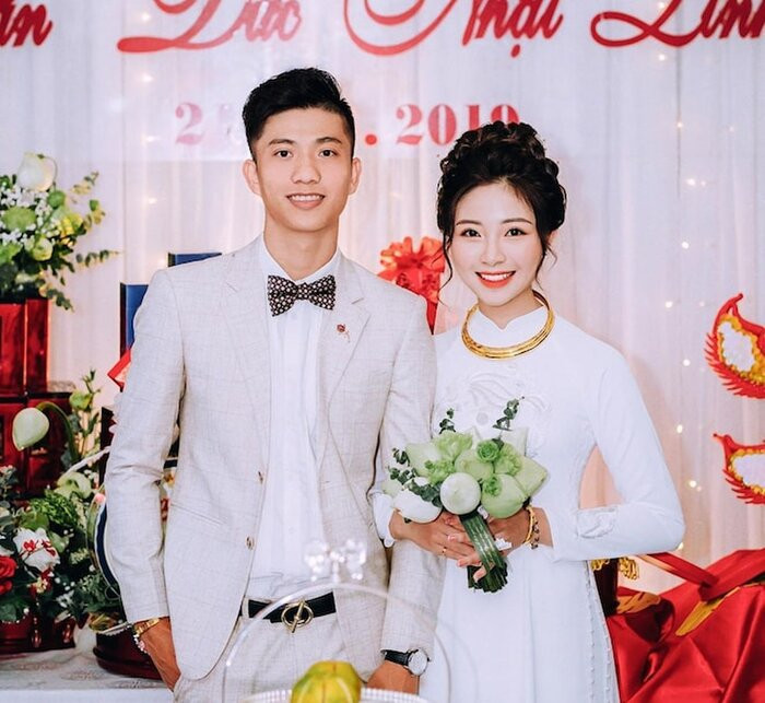 Vợ Văn Đức trải lòng khi có dấu hiệu sinh sớm giữa lúc chồng xa nhà: 'Vừa buồn vừa lo rớt nước mắt' Ảnh 3