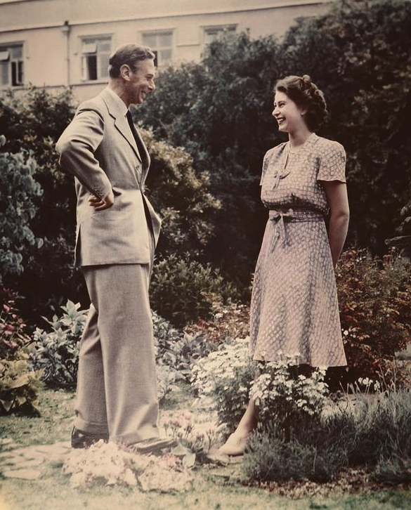 Vương nữ Elizabeth và vua cha.