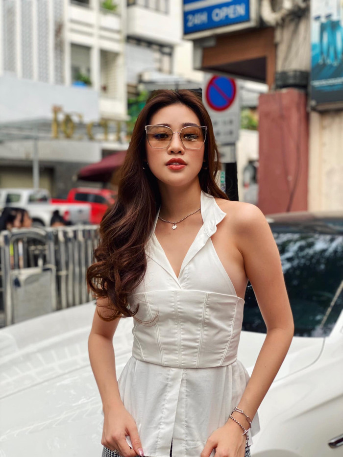 Khánh Vân 'gây bão' fan sắc đẹp: Mang tóc xoăn gợn sóng như chung kết MUV 2019 đến Miss Universe? Ảnh 6