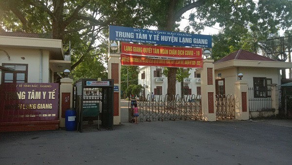 Trung tâm Y tế huyện Lang Giang - nơi xảy ra vụ việc nữ thai phụ bất ngờ mất ý thức rồi tử vong sau khi vào phòng đẻ 
