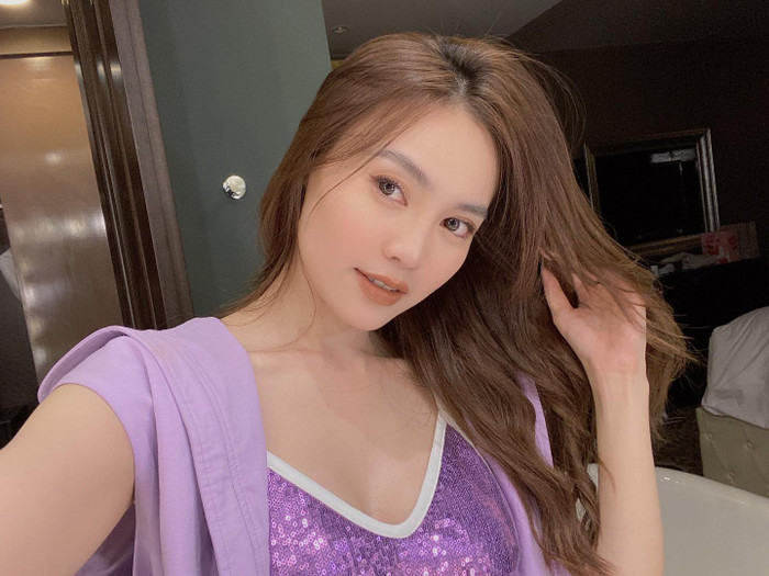 Trên Facebook cá nhân, Ninh Dương Lan Ngọc nhá hàng với bức hình xinh đẹp khiến fan hồi hộp. 