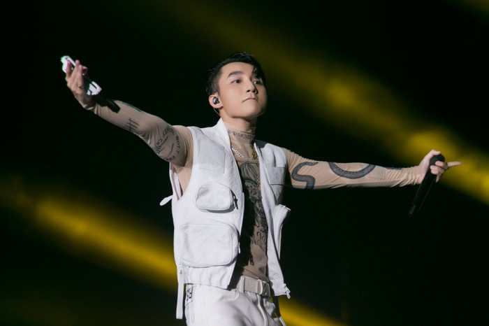 Nhá ảnh hoa lá cành nhiều đến mức nhàm chán, Sơn Tùng M-TP cuối cùng cũng chịu xác nhận tên ca khúc mới... Ảnh 5