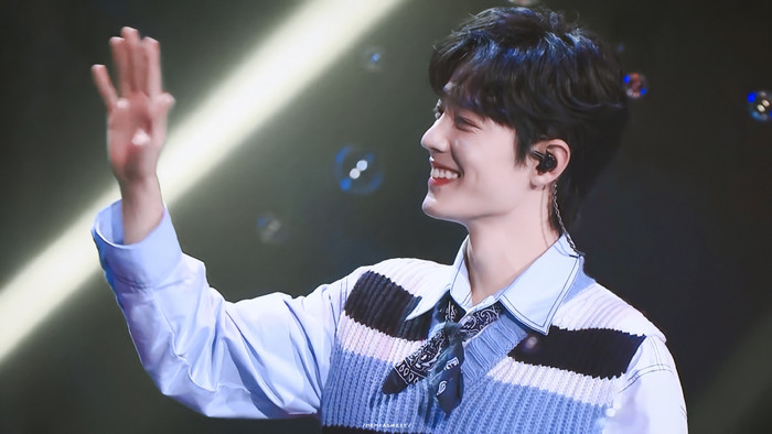 20 nam thần Hoa ngữ khiến fan 'ngất lịm' với nụ cười tỏa nắng: Bạn tan chảy trước ai? Ảnh 20