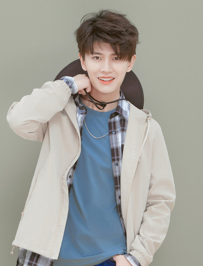 20 nam thần Hoa ngữ khiến fan 'ngất lịm' với nụ cười tỏa nắng: Bạn tan chảy trước ai? Ảnh 61