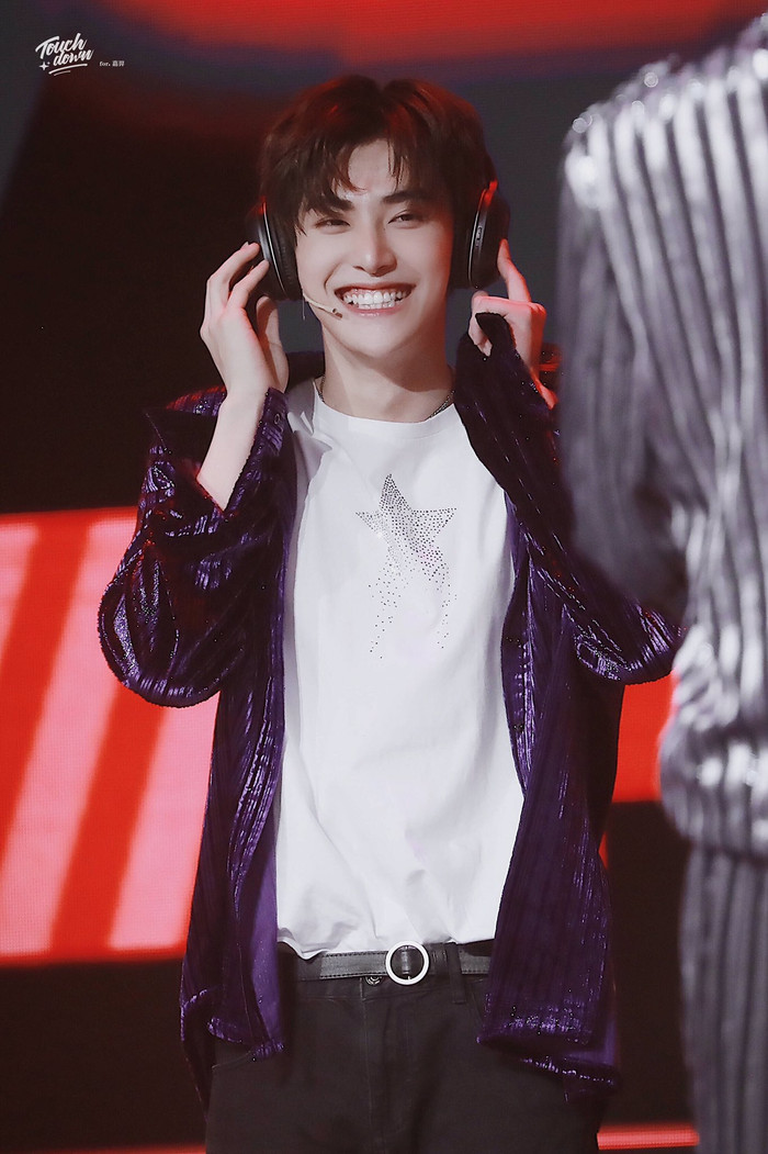 20 nam thần Hoa ngữ khiến fan 'ngất lịm' với nụ cười tỏa nắng: Bạn tan chảy trước ai? Ảnh 35