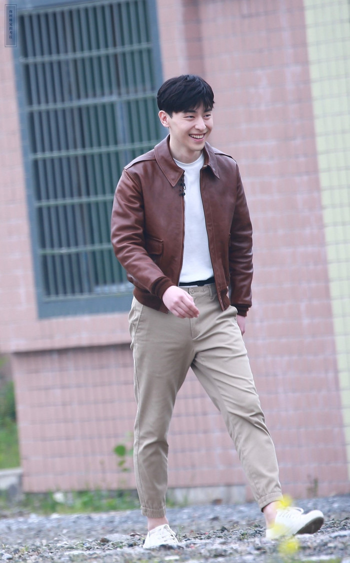 Nụ cười tươi trẻ nhưng có nét trưởng thành của ngôi sao 27 tuổi thực sự trở thành điểm cuốn hút.