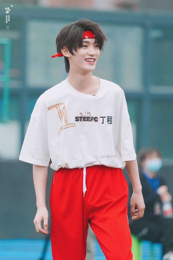 'Uống nhầm một ánh mắt, cơn say theo cả đời' - câu nói này thực sự đúng khi chúng ta vô tình này chàng trai 18 tuổi này.