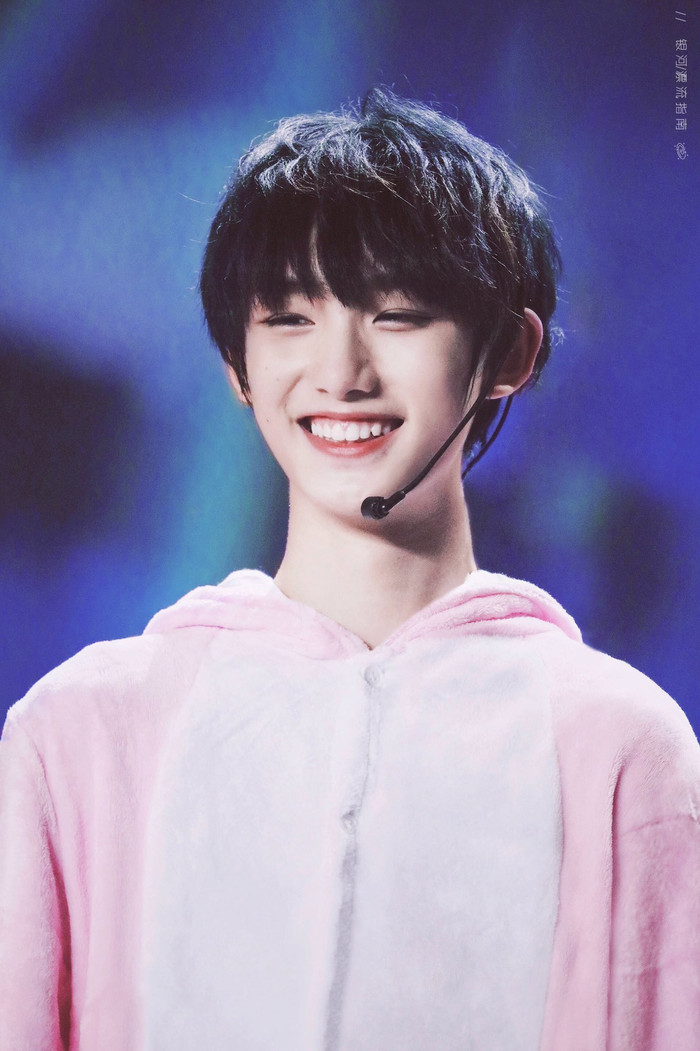 20 nam thần Hoa ngữ khiến fan 'ngất lịm' với nụ cười tỏa nắng: Bạn tan chảy trước ai? Ảnh 41