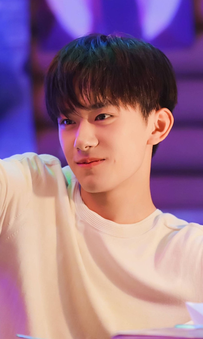 Là thành viên bứt phá và nổi bật nhất TFBoys trong 3 năm gần đây, Dịch Dương Thiên Tỉ hoàn toàn xứng đáng với vị trí quán quân