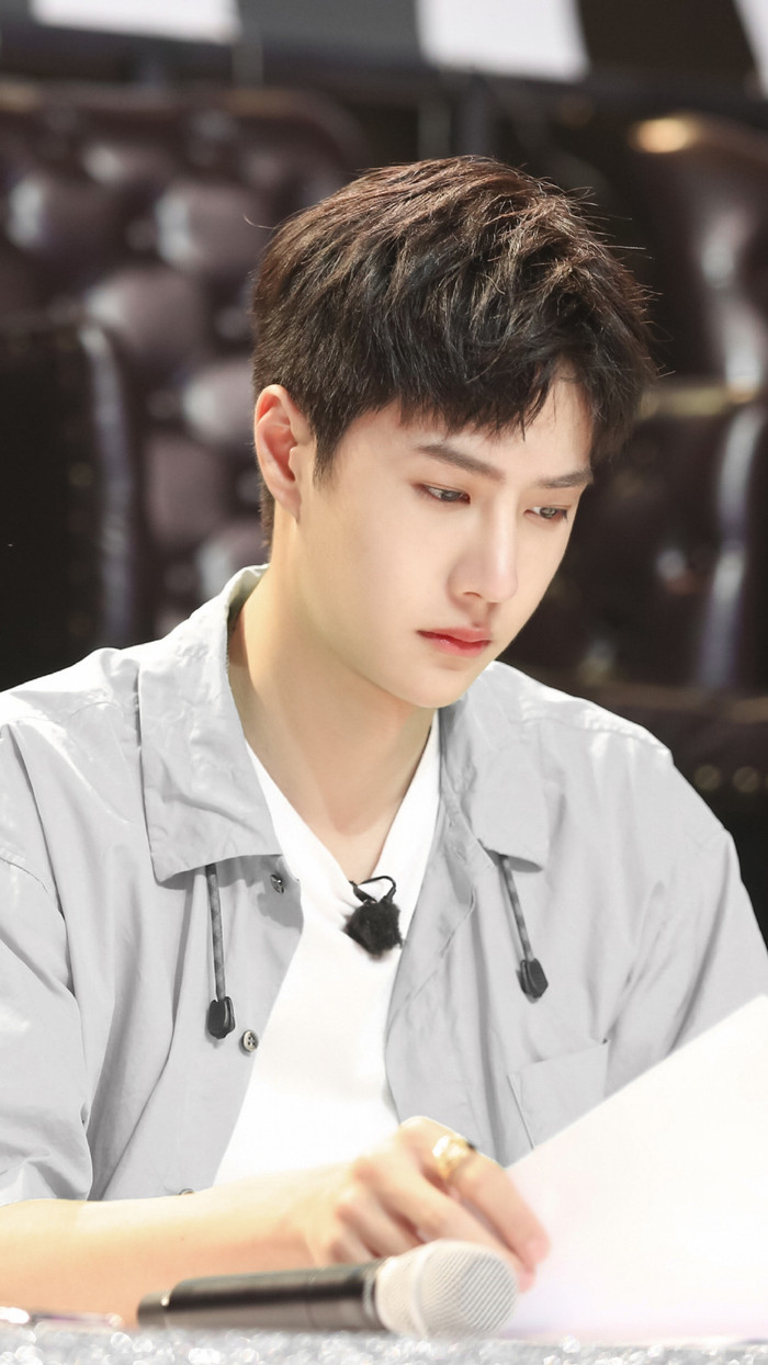 Được mệnh danh là 'Thái tử Nhạc Hoa', liệu công ty quản lý có đối xử xứng đáng, công bằng với Vương Nhất Bác? Ảnh 12