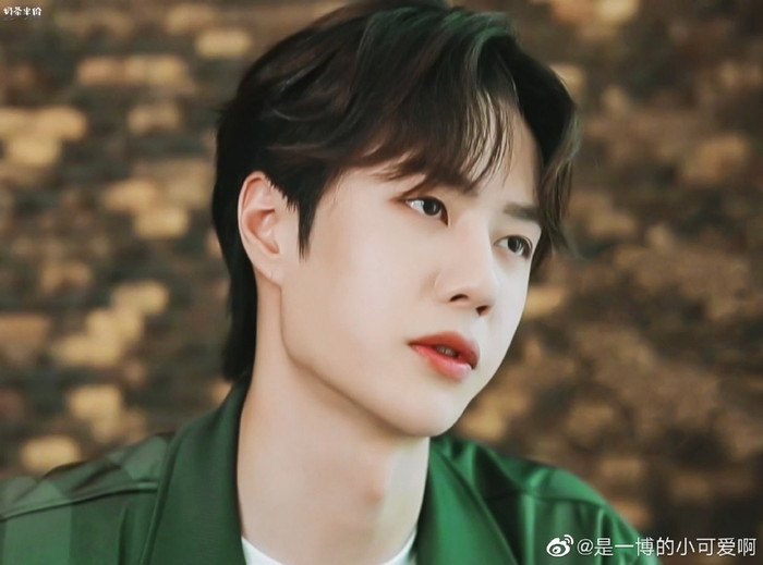 Được mệnh danh là 'Thái tử Nhạc Hoa', liệu công ty quản lý có đối xử xứng đáng, công bằng với Vương Nhất Bác? Ảnh 13